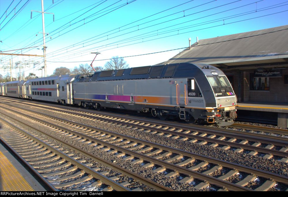 NJT 4539 shoves east